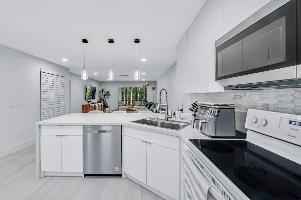 21362 Juego Circle, Unit D, Boca Raton, FL 33433 Photo
