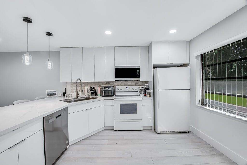 21362 Juego Circle, Unit D, Boca Raton, FL 33433 Photo