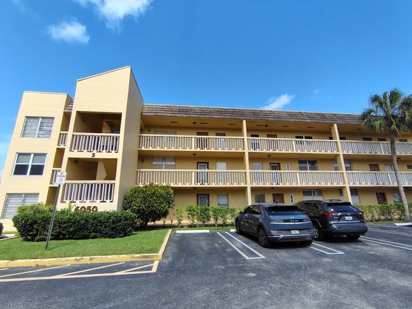 6050 NW 64th Avenue, Unit 102, Tamarac, FL 33319