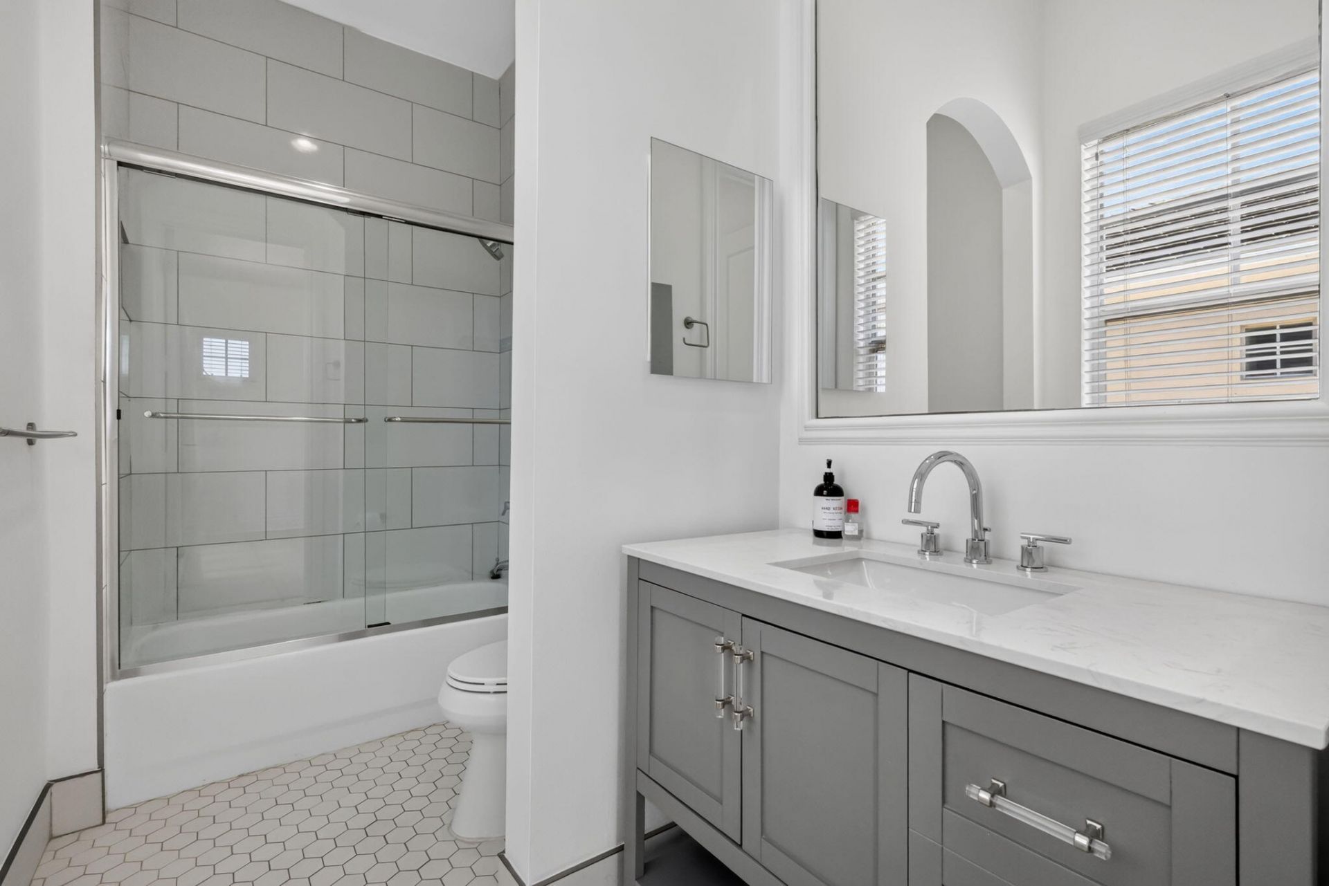 180 NE 6th Avenue, Unit A, Delray Beach, FL 33483 Photo