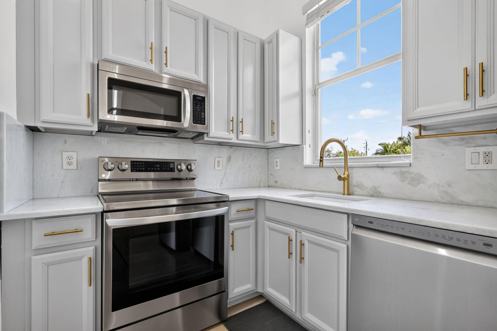 180 NE 6th Avenue, Unit A, Delray Beach, FL 33483 Photo