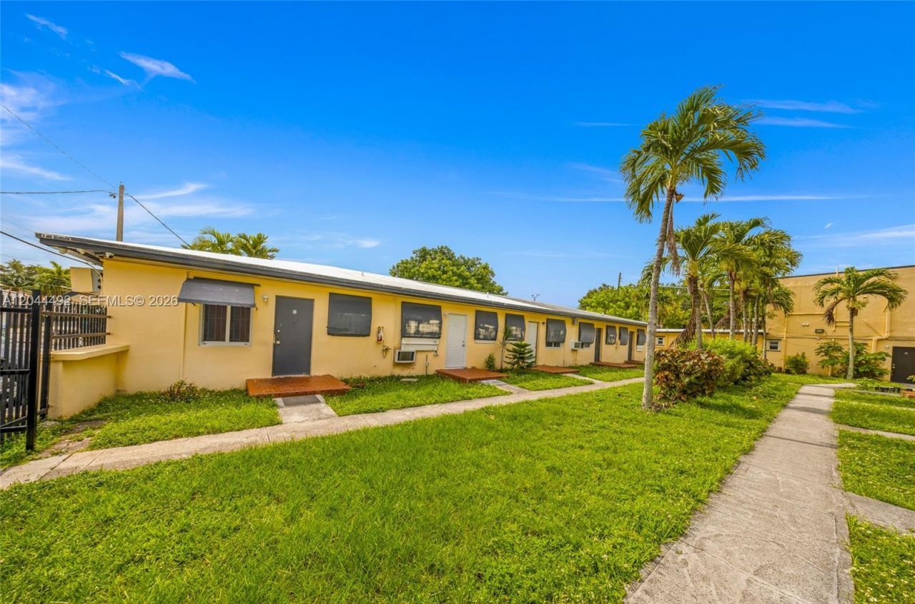 1731 SW 8th St , Miami, FL 33135 Photo
