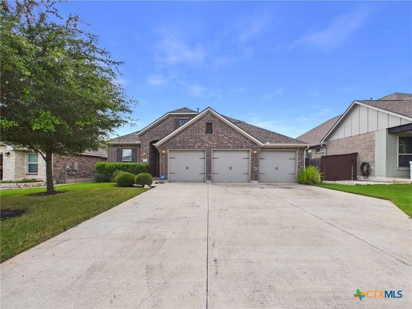 520 Academy Oaks Drive, San Marcos, TX 78666
