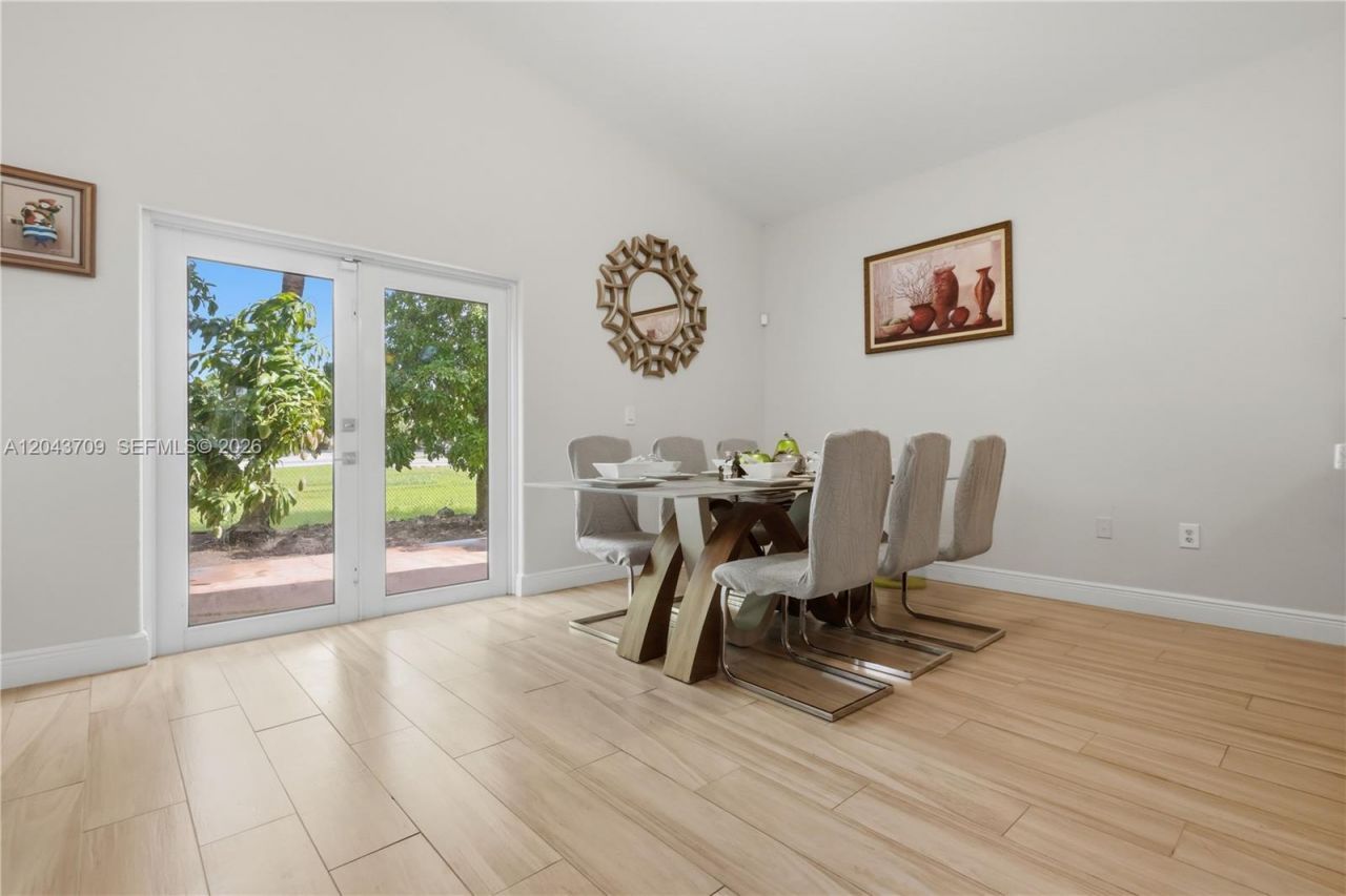 610 SE 12th Ter, Homestead, FL 33033 Photo