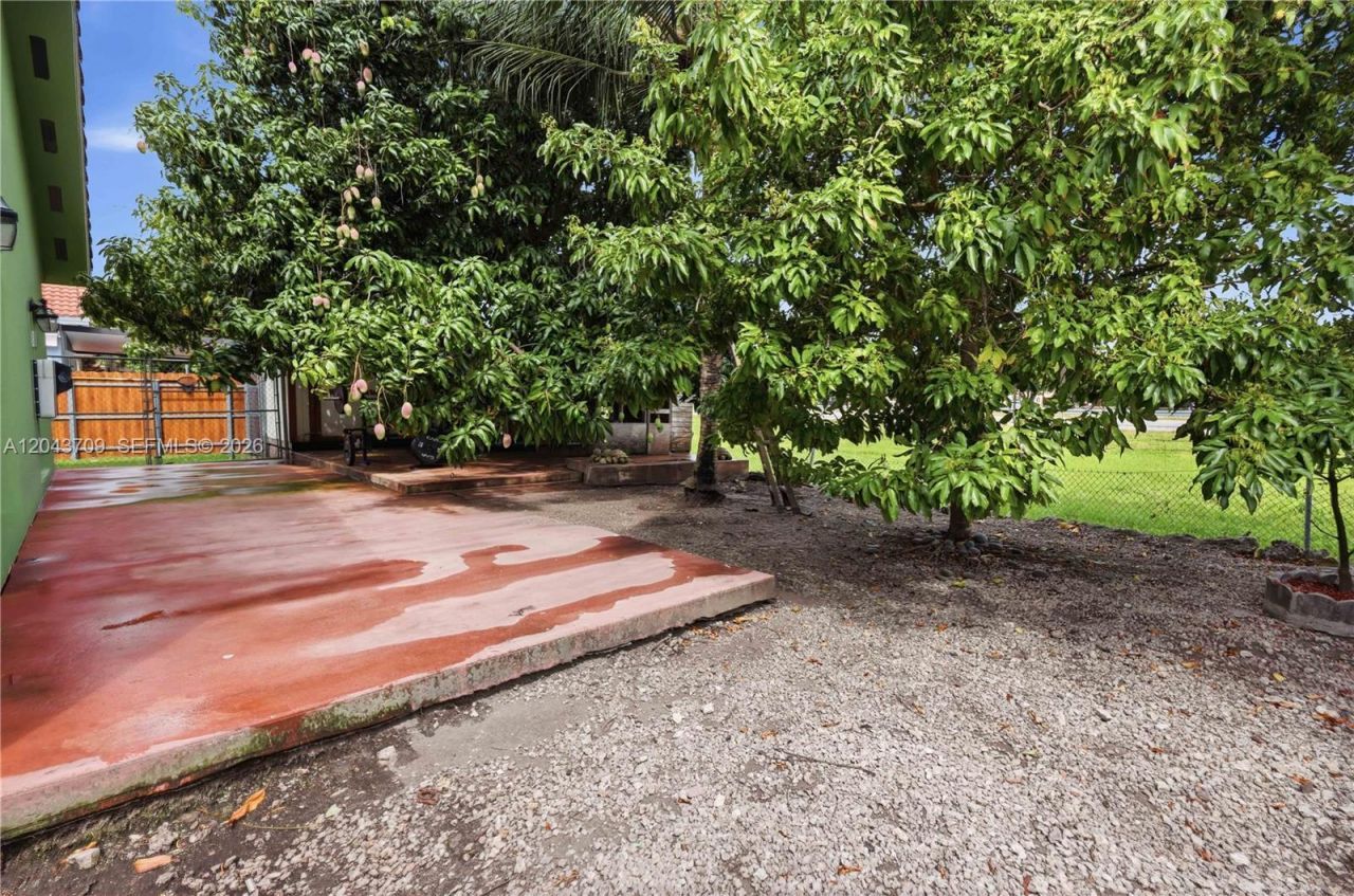 610 SE 12th Ter, Homestead, FL 33033 Photo