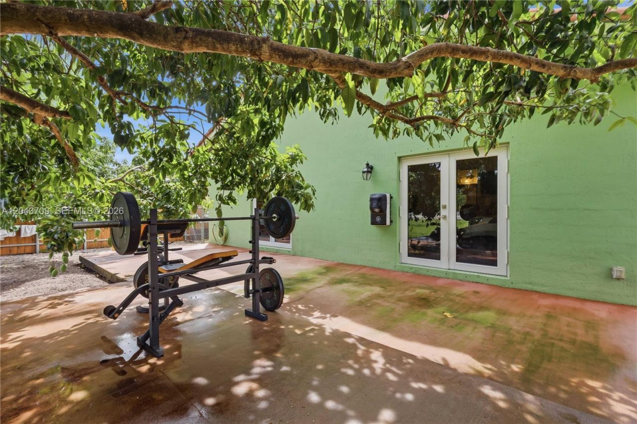 610 SE 12th Ter, Homestead, FL 33033 Photo