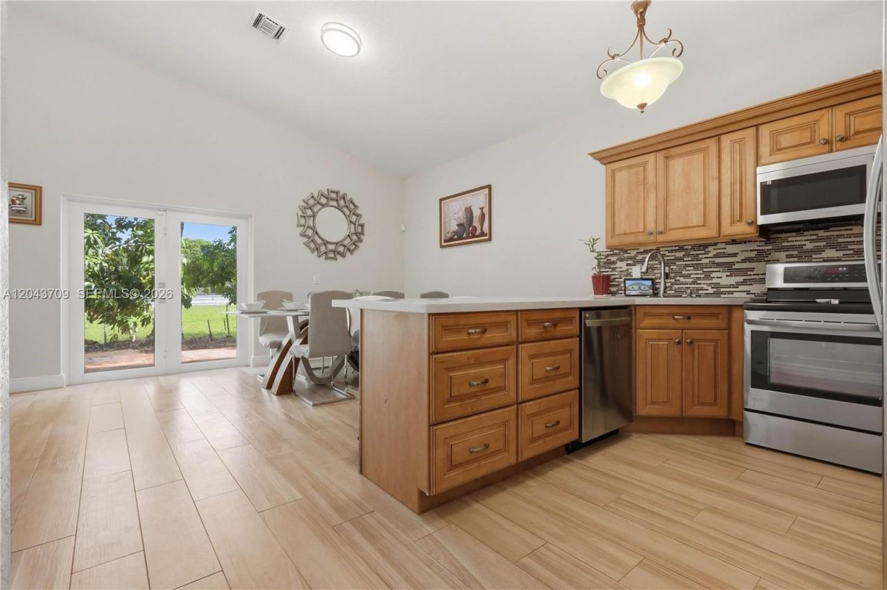 610 SE 12th Ter, Homestead, FL 33033 Photo
