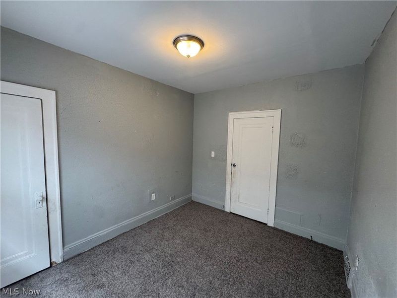 915 Eddy Road, Cleveland, OH 44108 Photo 11