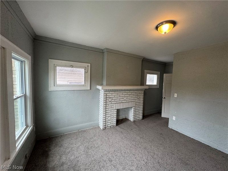915 Eddy Road, Cleveland, OH 44108 Photo 4