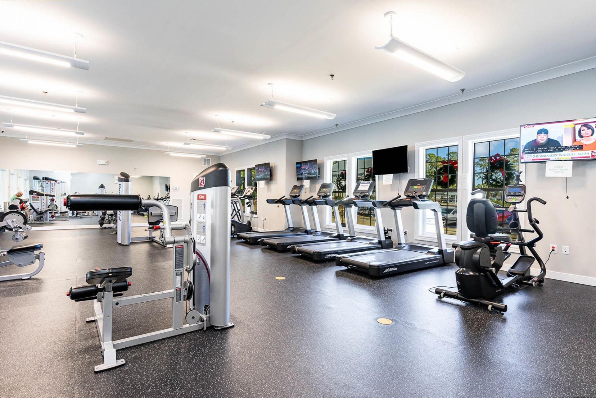 1288 Woodhouse Dr Photo 4