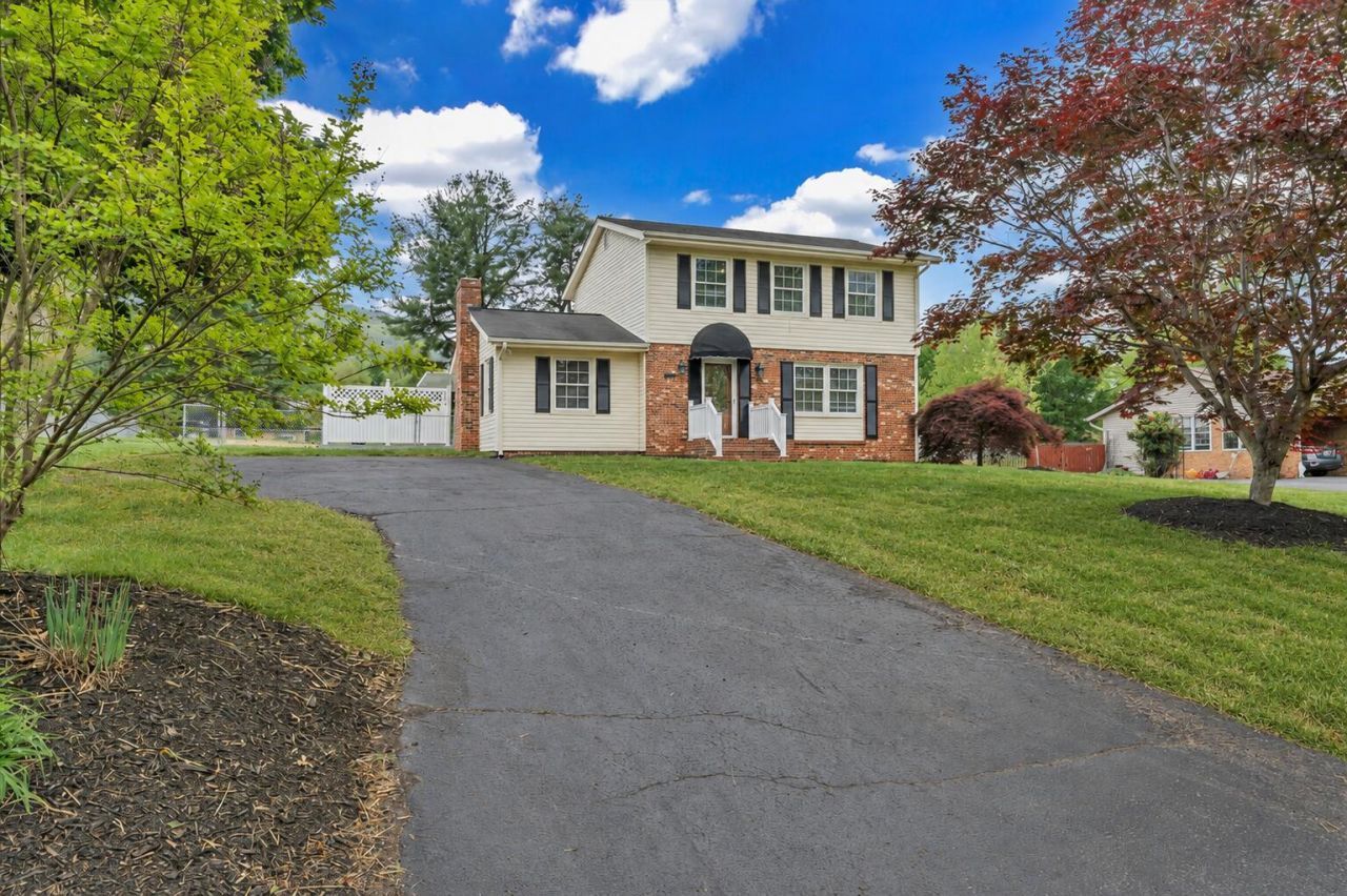 197 Apple Tree Rd, Roanoke, VA 24019 Main Photo