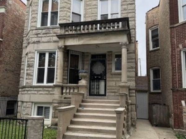 3919 W Monroe Street , Chicago, IL 60624