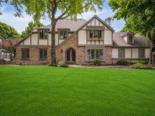 3 Maplewood Ct, Wind Point, WI 53402