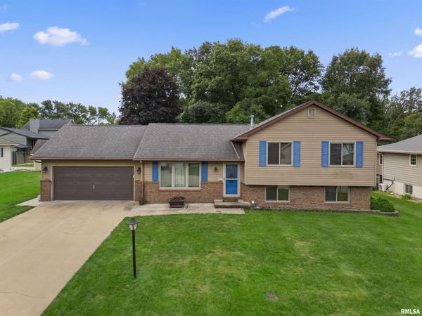105 FOX RUN Court, East Peoria, IL 61611
