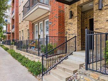 950 Henderson Street, Unit 1210, Fort Worth, TX 76102