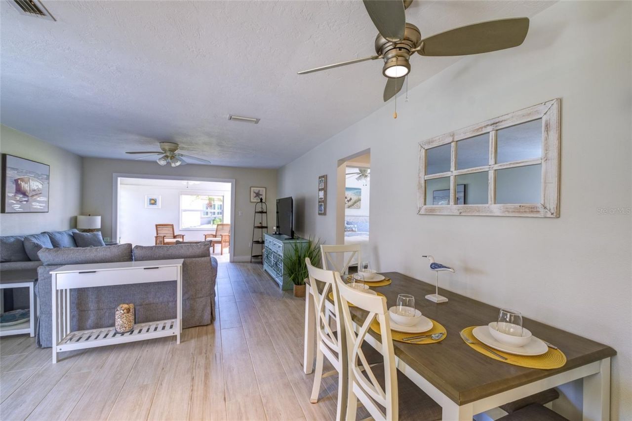 161 Vista Hermosa Circle, Unit 26A, Sarasota, FL 34242 Photo