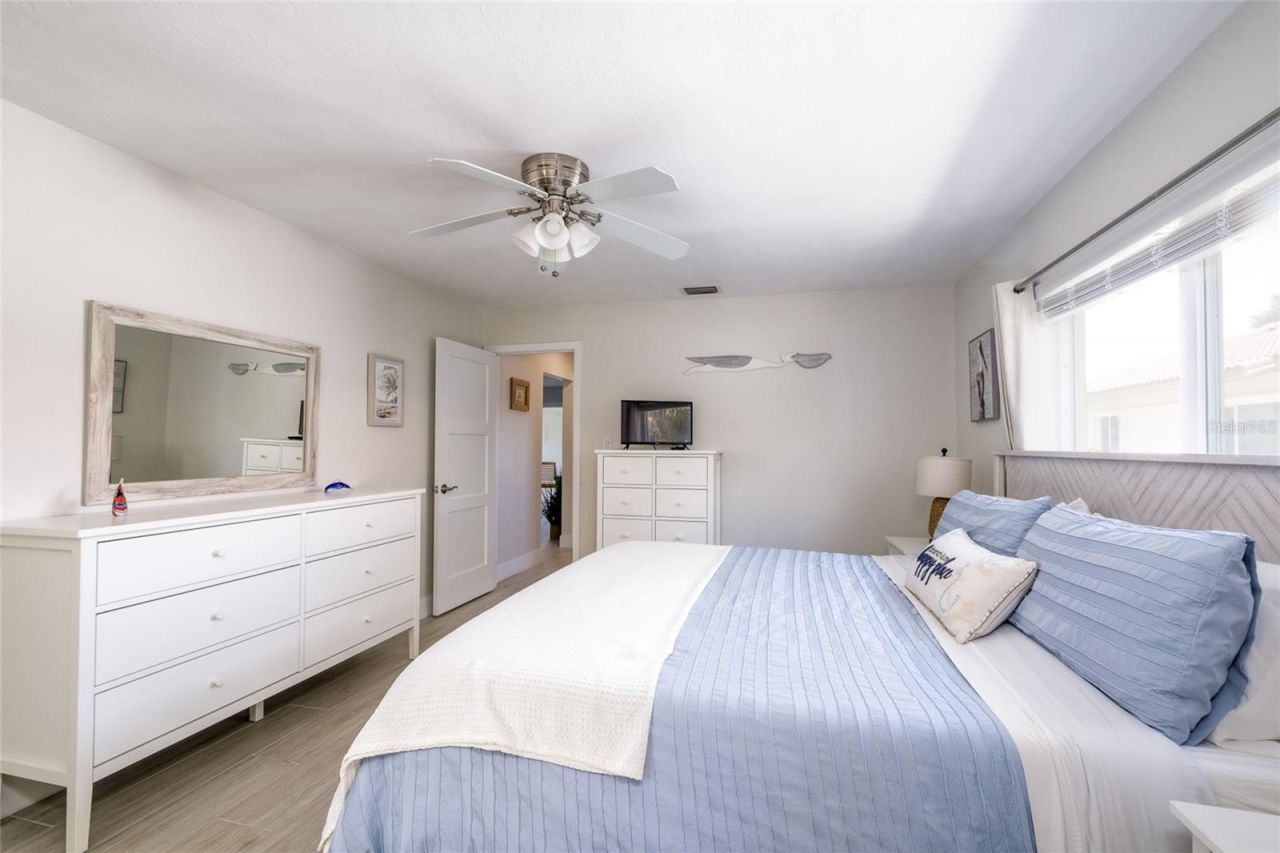 161 Vista Hermosa Circle, Unit 26A, Sarasota, FL 34242 Photo