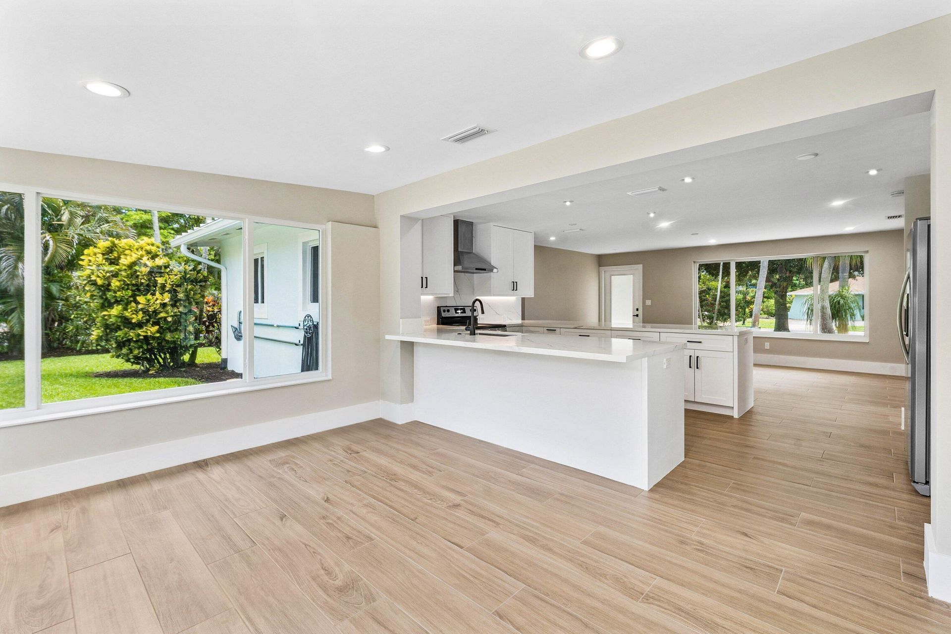 945 Westwind Drive, North Palm Beach, FL 33408 Photo