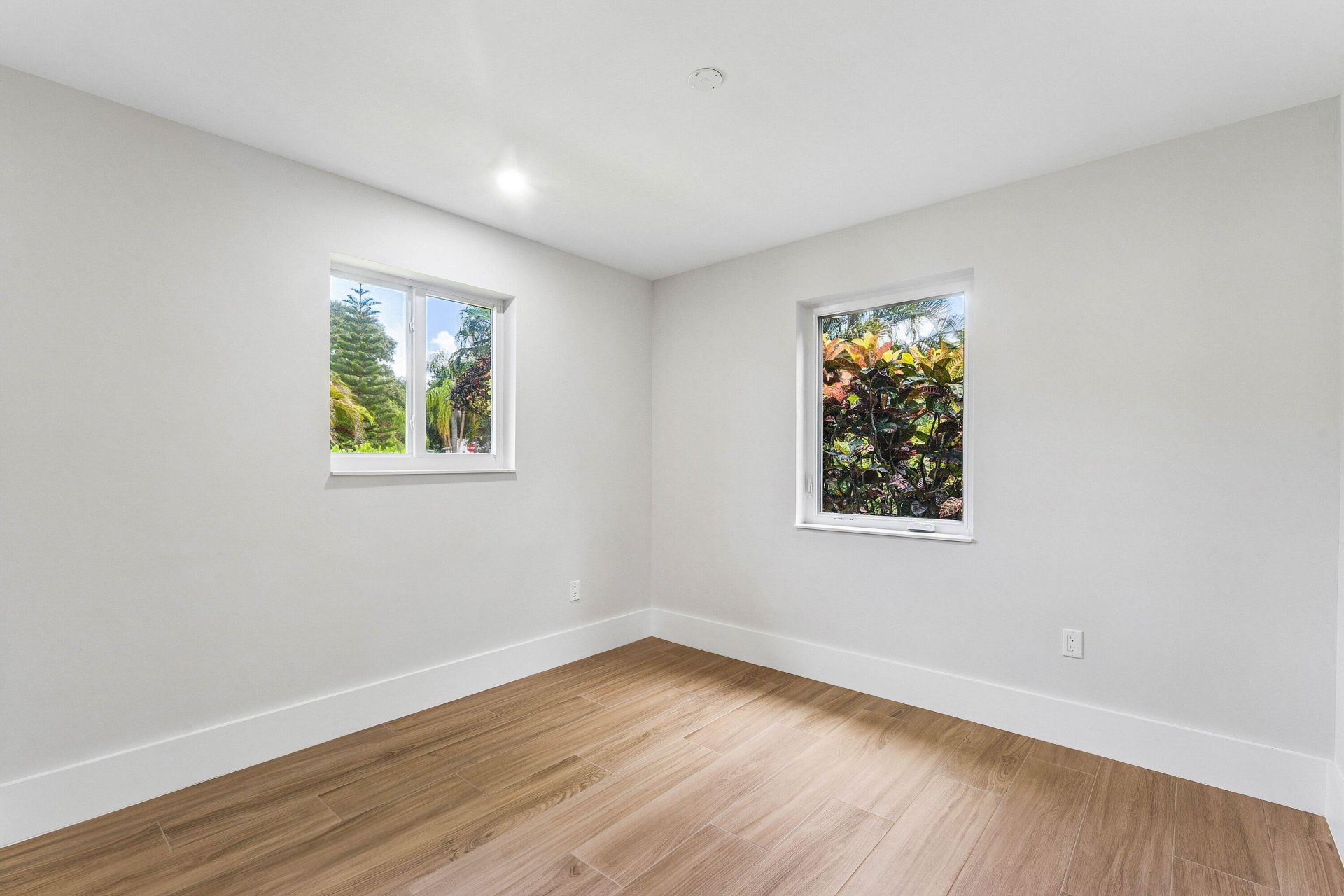 945 Westwind Drive, North Palm Beach, FL 33408 Photo
