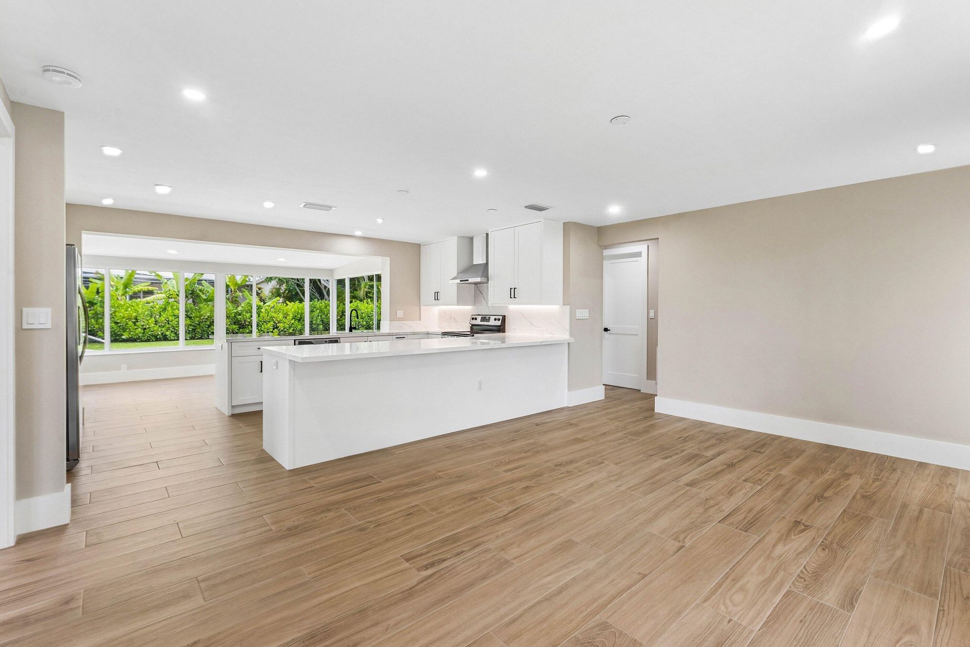 945 Westwind Drive, North Palm Beach, FL 33408 Photo