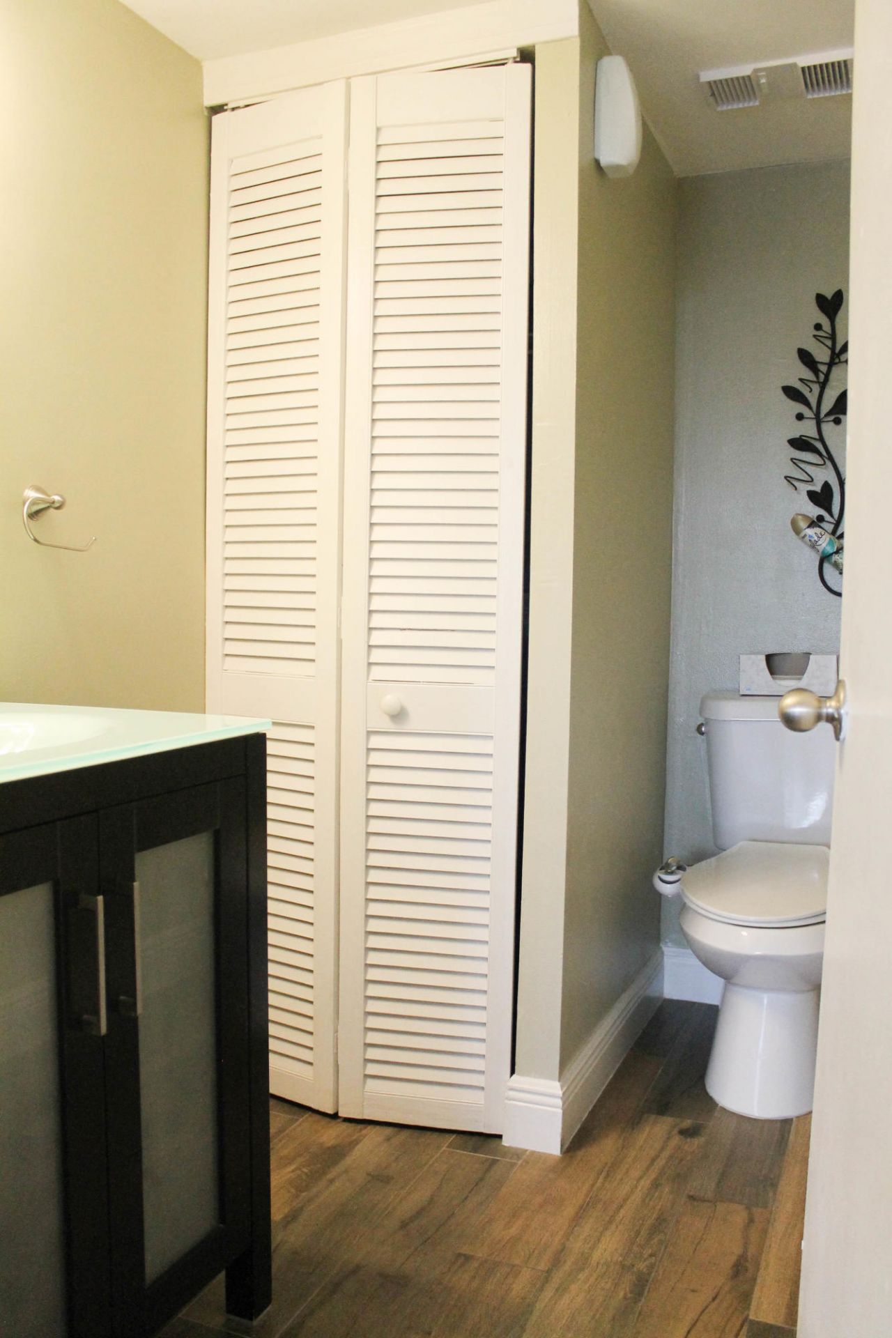1830 Embassy Drive, Unit 306, West Palm Beach, FL 33401 Photo