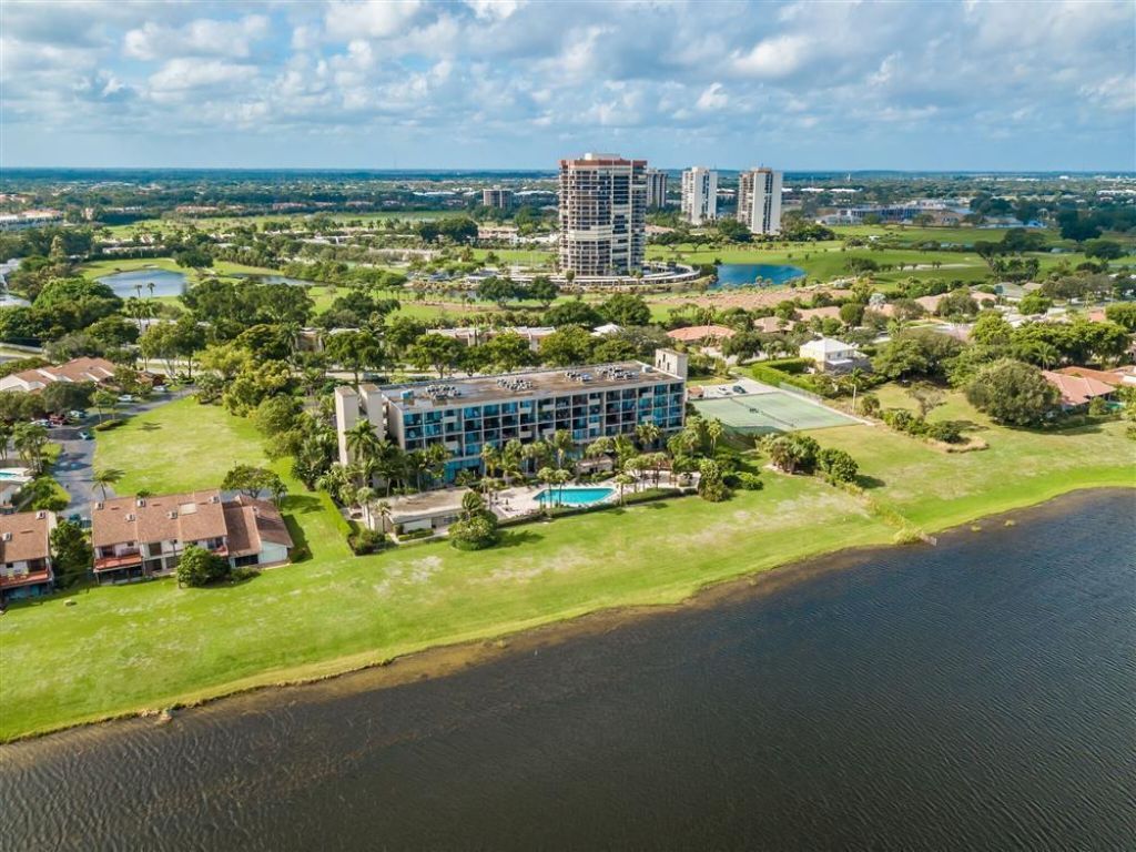 1830 Embassy Drive, Unit 306, West Palm Beach, FL 33401 Photo