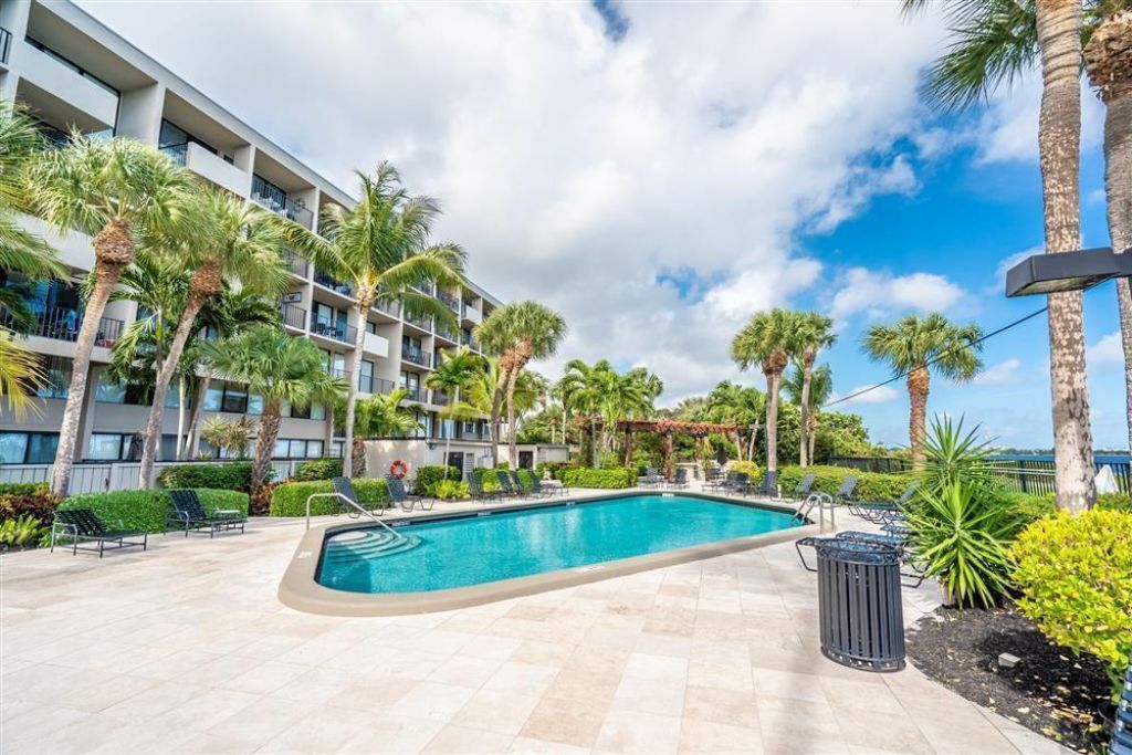 1830 Embassy Drive, Unit 306, West Palm Beach, FL 33401 Photo