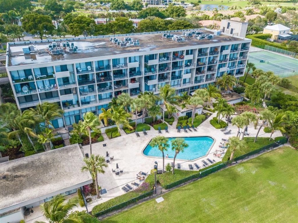 1830 Embassy Drive, Unit 306, West Palm Beach, FL 33401 Photo