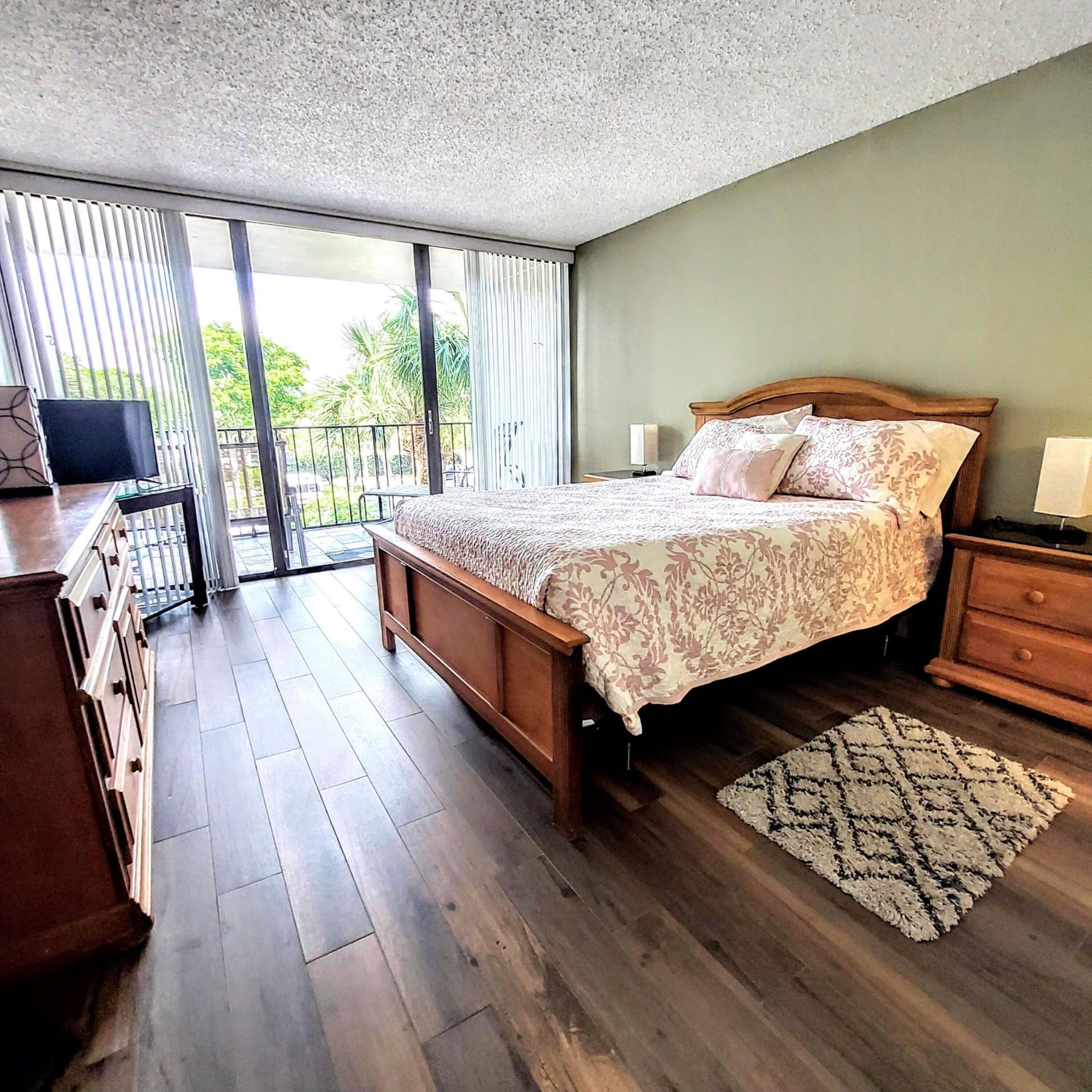 1830 Embassy Drive, Unit 306, West Palm Beach, FL 33401 Photo