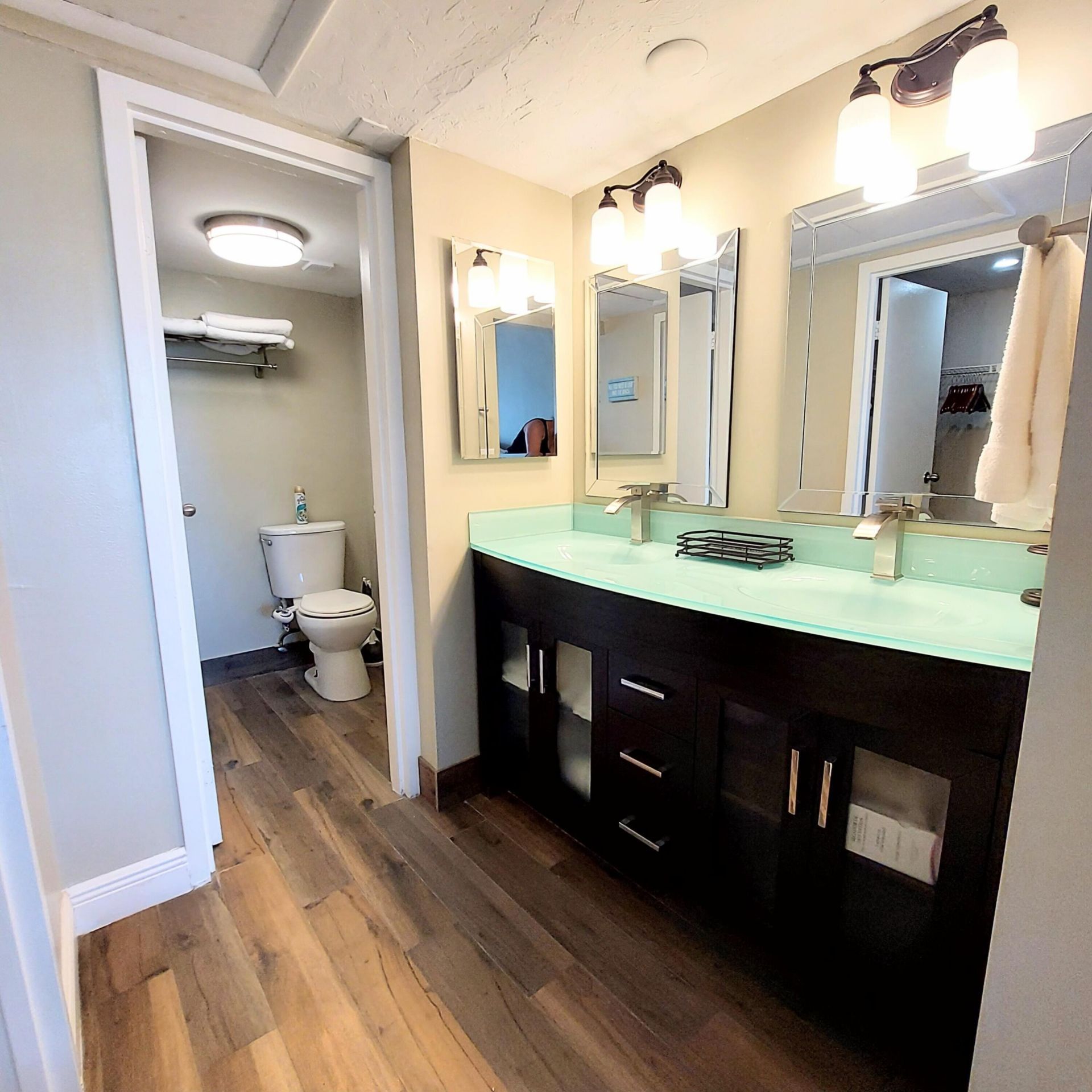 1830 Embassy Drive, Unit 306, West Palm Beach, FL 33401 Photo