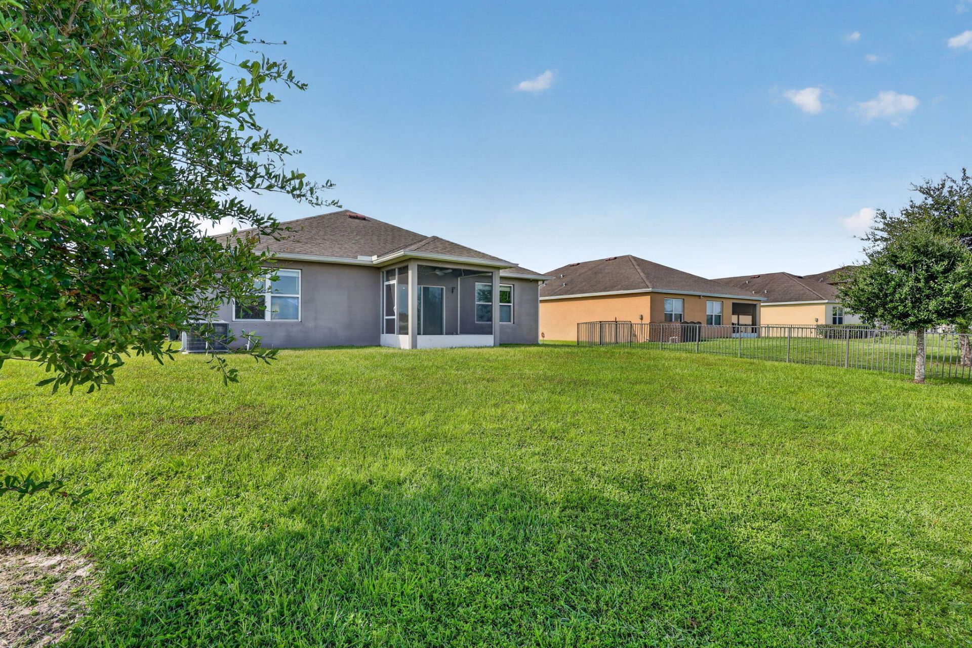 8649 Cobblestone Drive, Fort Pierce, FL 34945 Photo