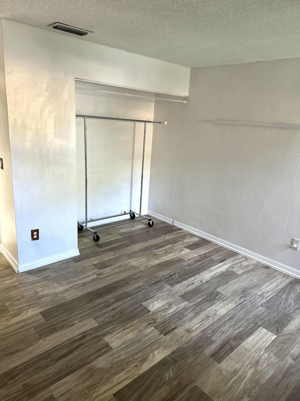 405 Lakeview Drive E, Royal Palm Beach, FL 33411 Photo