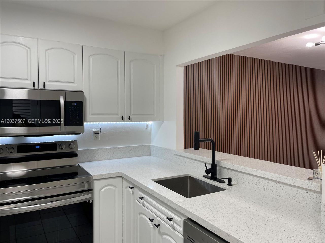 8233 Harding Ave , Unit 408, Miami Beach, FL 33141 Photo