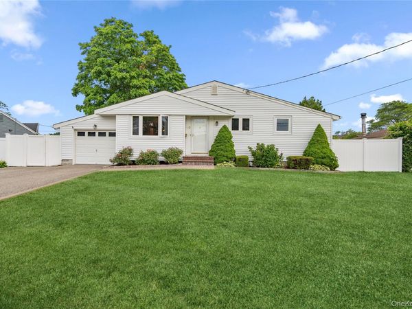 90 W 14th Street , Deer Park, NY 11729
