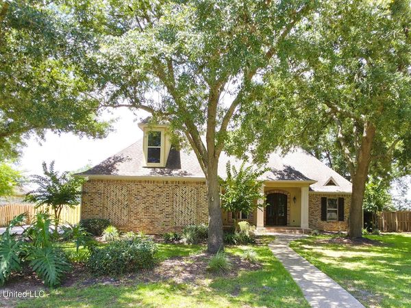 3024 Oakleigh Circle, Ocean Springs, MS 39564