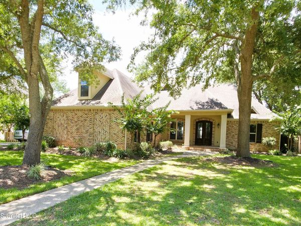 3024 Oakleigh Circle, Ocean Springs, MS 39564