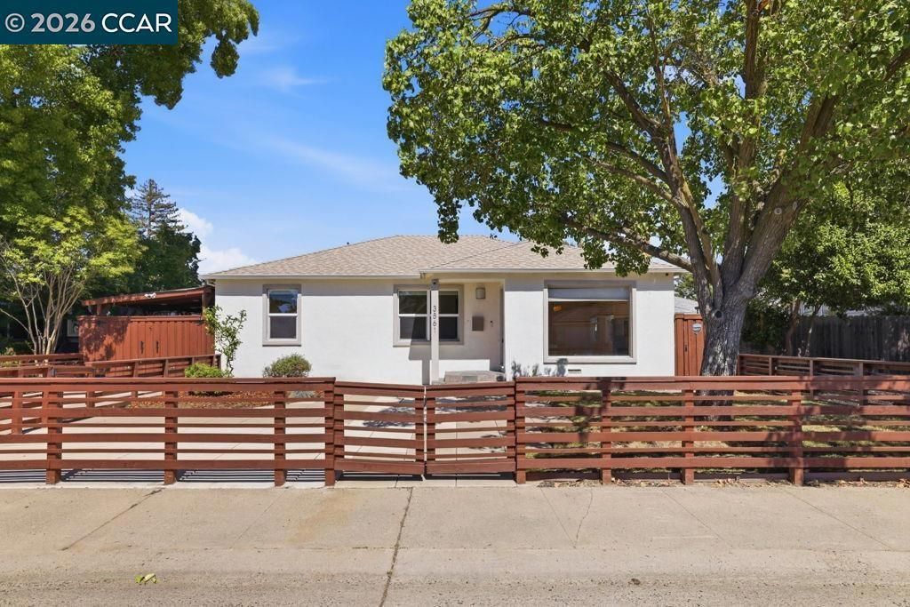3561 Sophia Way, Sacramento, CA 95820 Main Photo