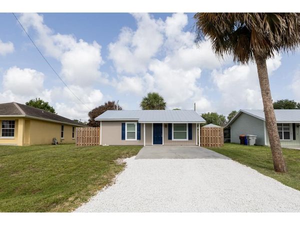 1325 22nd Avenue SW, Vero Beach, FL 32962