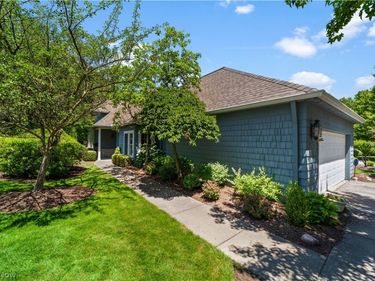 26 Haskell Drive, Bratenahl, OH 44108