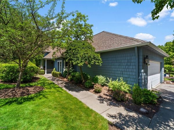 26 Haskell Drive , Bratenahl, OH 44108