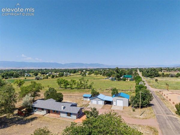 1335 Apple Lane, Penrose, CO 81240