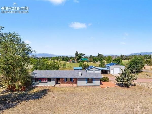1335 Apple Lane, Penrose, CO 81240