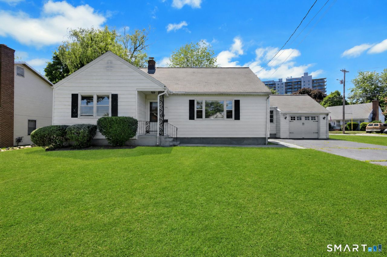 371 Northfield, Bridgeport, CT 06606 Main Photo