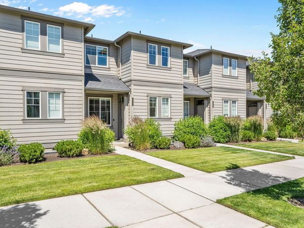 2547 NE Purcell Boulevard, Bend, OR 97701