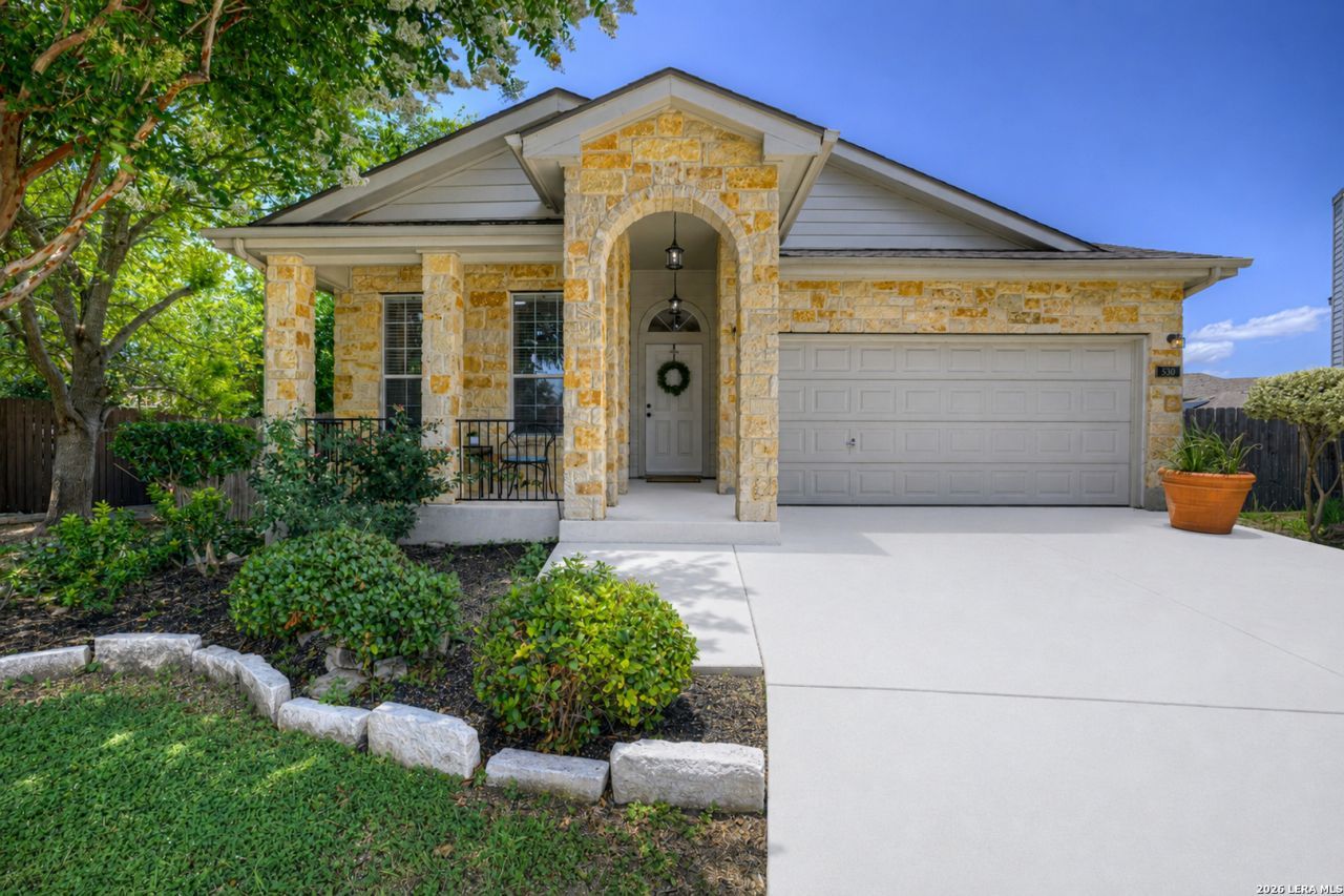 530 Zapata Cir, New Braunfels, TX 78130 Main Photo