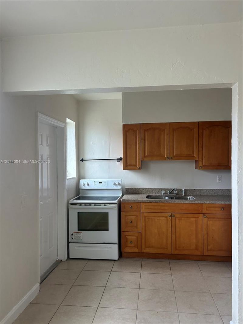 730 83rd St, Unit 2, Miami Beach, FL 33141 Photo