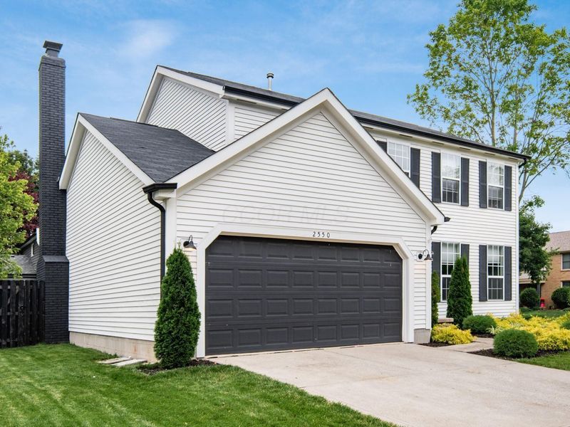 2550 Breathstone Drive, Powell, OH 43065 Photo 5