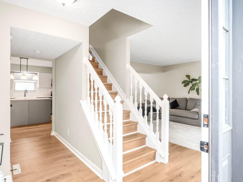 2550 Breathstone Drive, Powell, OH 43065 Photo 8