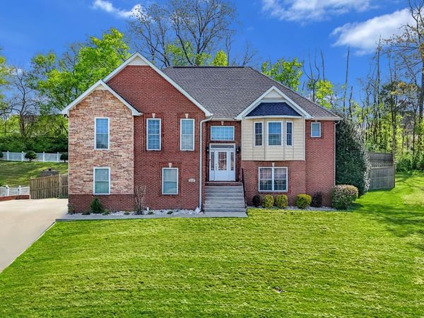 2235 Jasmine Dr , Clarksville, TN 37043