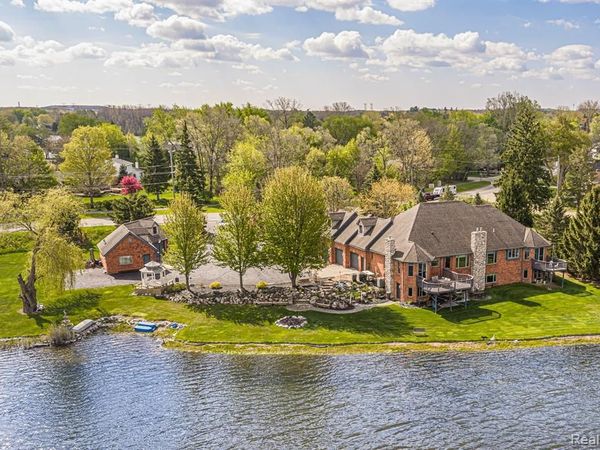 2480 S Baldwin Road, Orion Twp, MI 48360